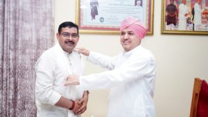 परमवीर चक्र विजेता योगेन्द्र सिंह यादव नेश्री दरबार साहिब में टेका माथा